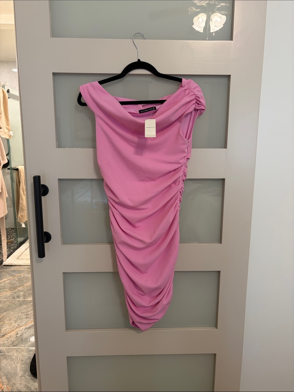 Abercrombie & Fitch One-Shoulder Pink Ruched Dress
